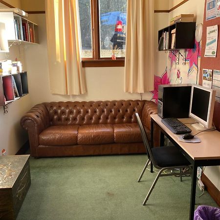 הוסטל דנידין Manor House Backpackers מראה חיצוני תמונה