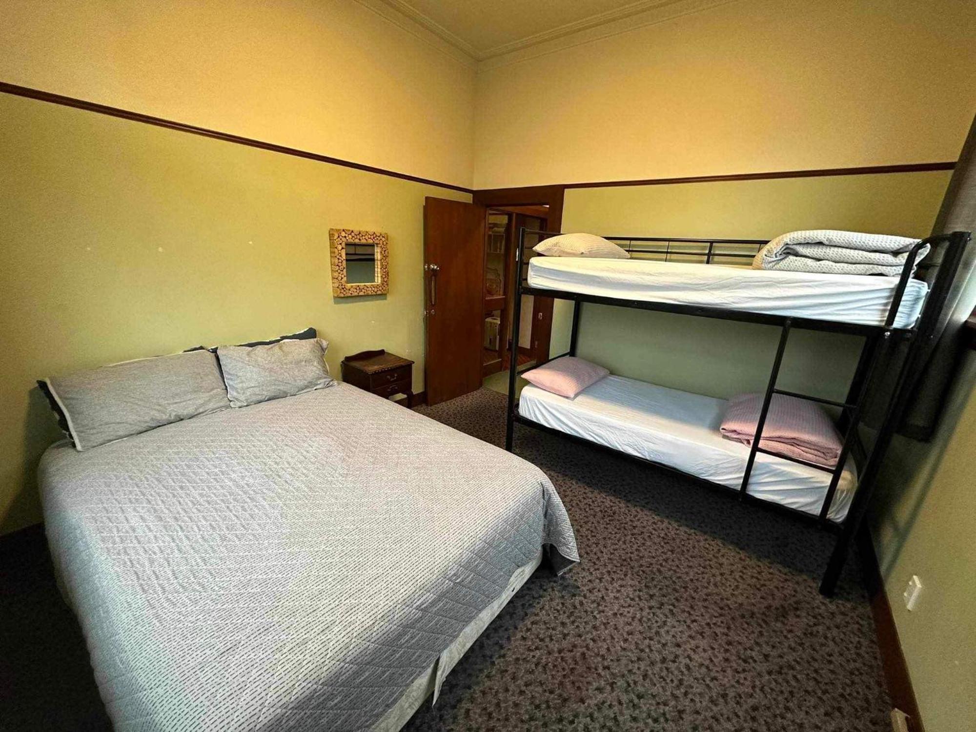 הוסטל דנידין Manor House Backpackers מראה חיצוני תמונה