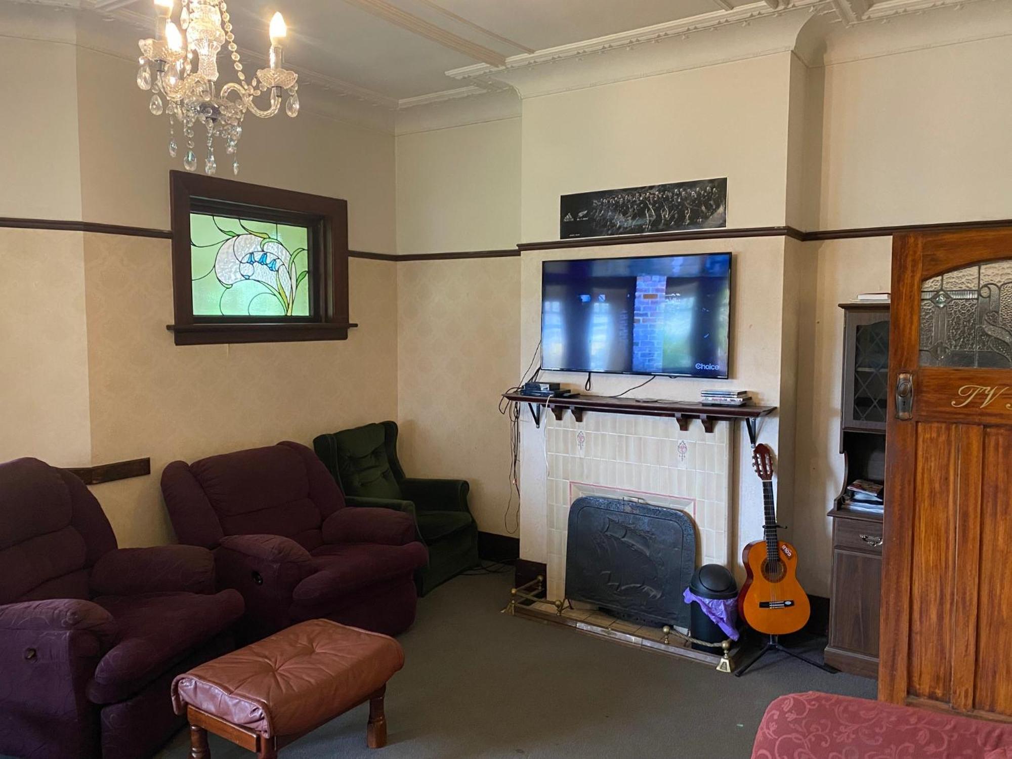 הוסטל דנידין Manor House Backpackers מראה חיצוני תמונה
