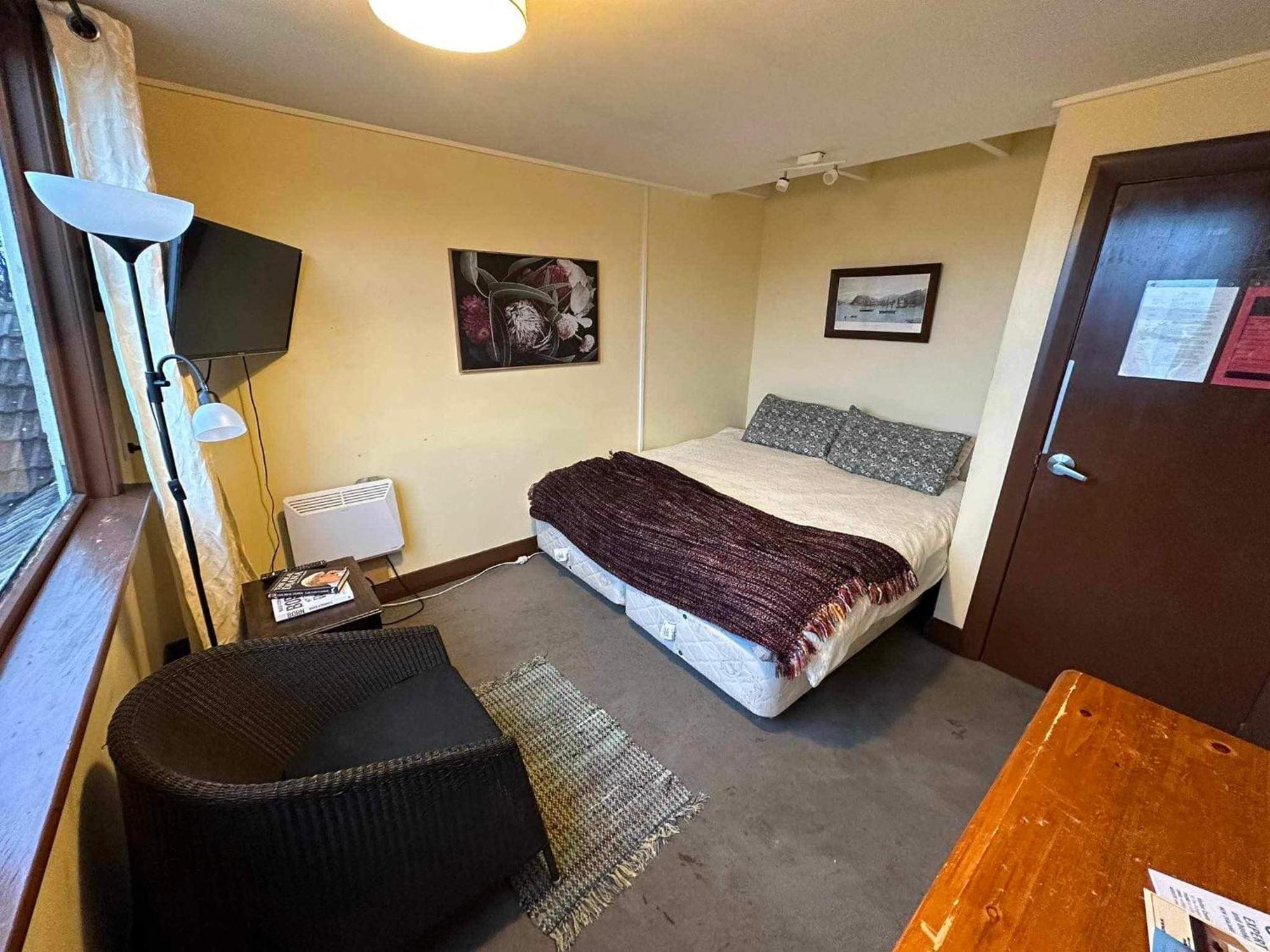 הוסטל דנידין Manor House Backpackers מראה חיצוני תמונה